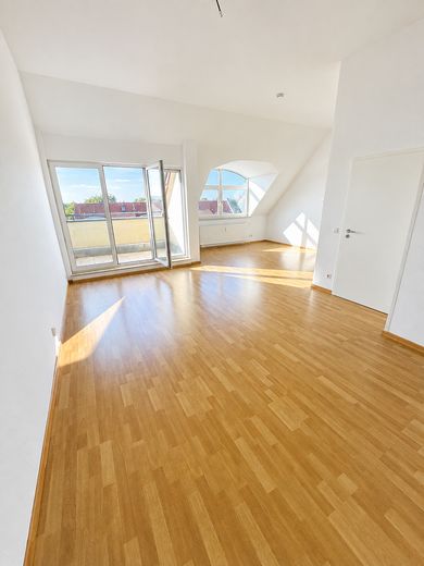 Moderno appartamento monolocale con balcone, cucina componibile e accesso senza gradini – Foto 1