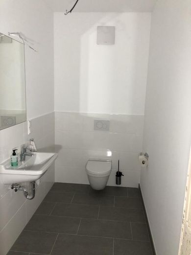 Appartement en copropriété accessible aux personnes à mobilité réduite – investissement idéal, logement pour navetteur ou résidence pour la retraite – Gäste WC