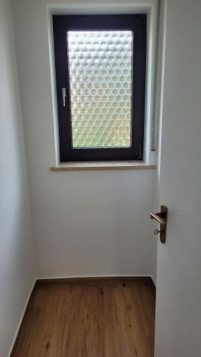 Güzel, aydınlık, yeni yenilenmiş 3 odalı daire – Abstellkammer