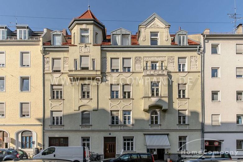 Schöne, hochwertige möblierte 4-Zimmer-Altbauwohnung mit Balkon in Schwabing – f25c441c416c7e610f4b95af3c6906e8c2765001.jpg