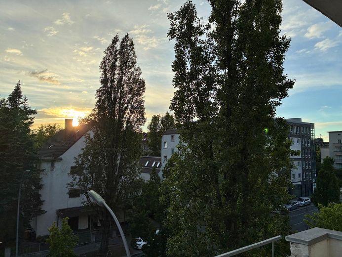 Provisionsfrei & Bezugsfrei: Eigentumswohnung mit Balkon & Fußbodenheizung nahe Tempelhofer Feld – Aussicht