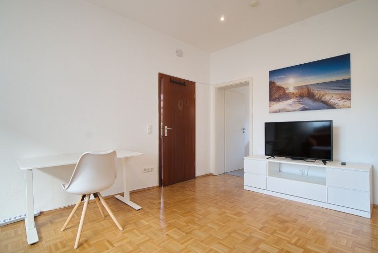 Helle, schöne Wohnung mit Komplettausstattung, Waschmaschine etc., ruhig gelegen – 61f91205c8b446d245ebbaa9dbbc2a841c72092f.jpg