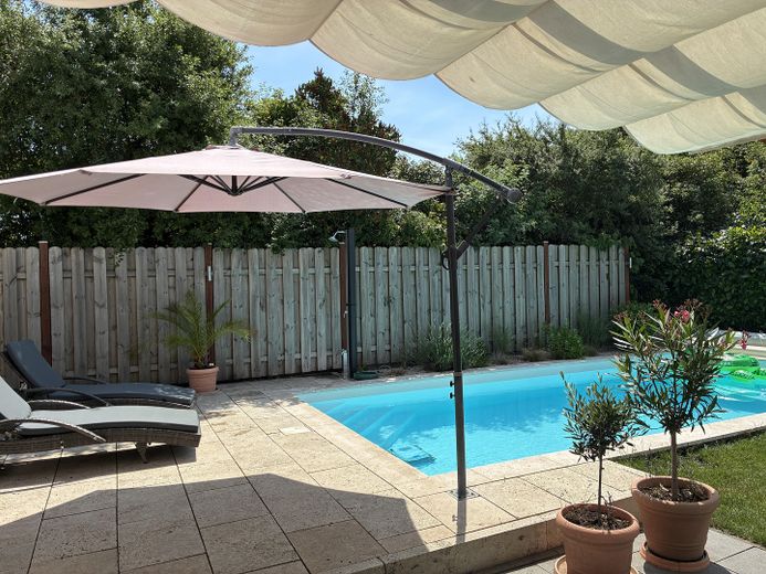 Modernes Einfamilienhaus mit Pool und Keller mit separatem Zugang – फोटो 5