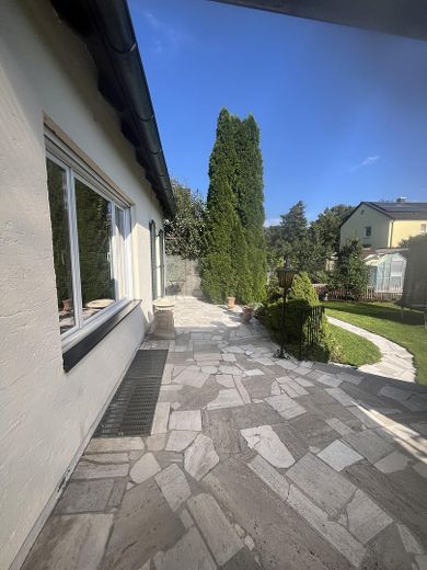 Zweifamilienhaus auf 819 qm Traumgrundstück – Terrasse 