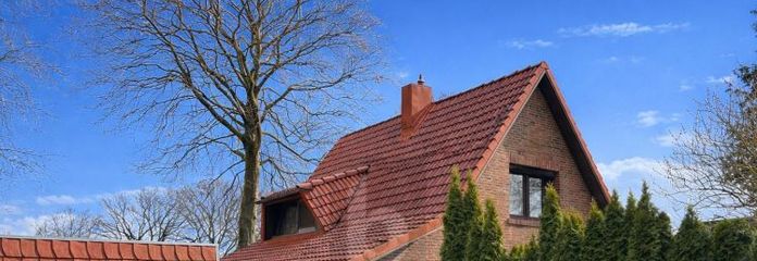EIN ZUHAUSE MIT NATURBLICK UND VIEL POTENTIAL
