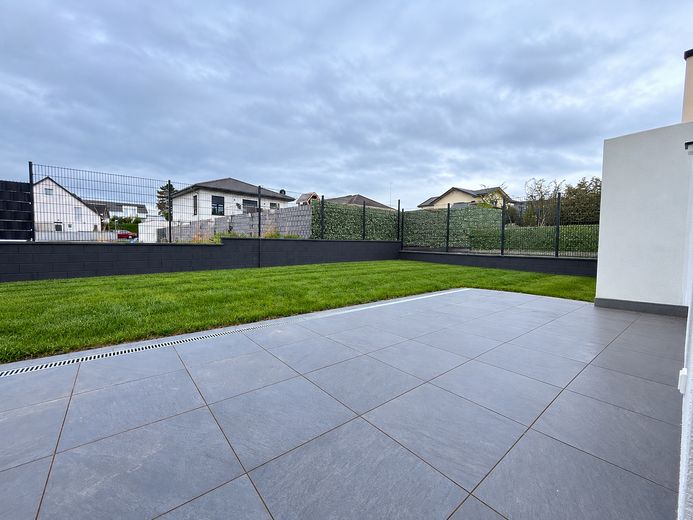 Moderne twee-onder-een-kapwoning met tuin en garage in Bad Münstereifel – Garten