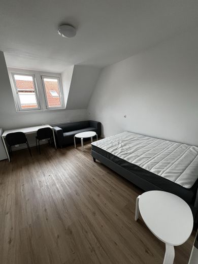 Neu renovierte 3 er WG in Stuttgart Ost 3.OG rechts – WG Zimmer 3