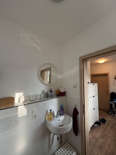 Energy-efficient semi-detached house in Bergisch Gladbach – Gäste WC (EG)