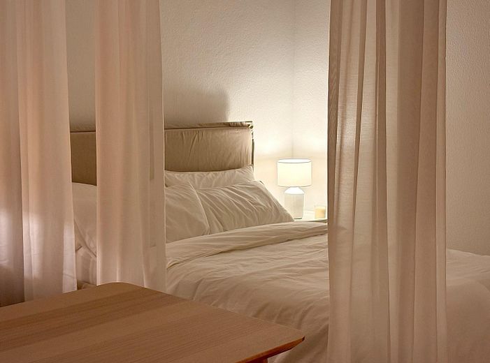 Frisch sanierte & voll möblierte 1-Zi.Whg mit Balkon fußläufig zum Schlosspark und Mainufer – الصورة 5