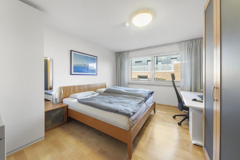 Modernes Reihenmittelhaus mit Photovoltaik und viel Platz zum Leben in Großburgwedel – Schlafzimmer