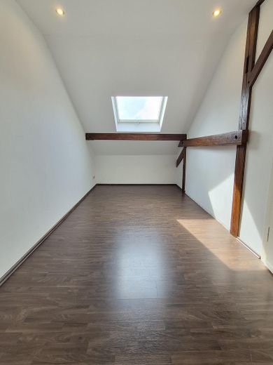 Mehrfamilienhaus, Dreifamilienhaus mit Loft Charakter u. Dachterrasse in Krefeld – Wohnzimmer Wohnung 3