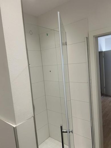 Gepflegte 2-Zimmer Wohnung in Neuss – große Dusche