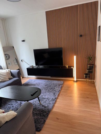 Kleines MFH mit drei Wohnungen und Garten - Bremen-Osterfeuerberg – Wohnzimmer 1. OG