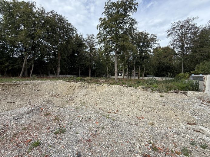 Terreno soleggiato con parco – divisibile e senza provvigioni – Foto 4