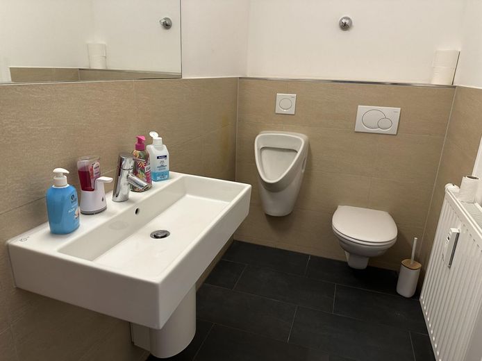 Im Alleinauftrag! Büro mit Terrasse vis a vis zum Gerling Quartier – WC