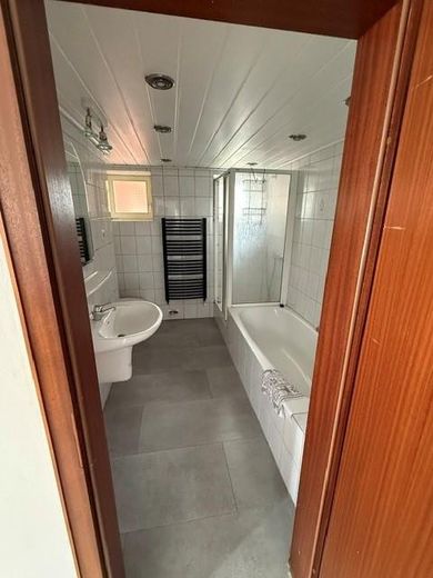 🏡 2,5-Zimmer-Wohnung mit Terrasse & Garage in Neuenkirchen-Vörden – Bad