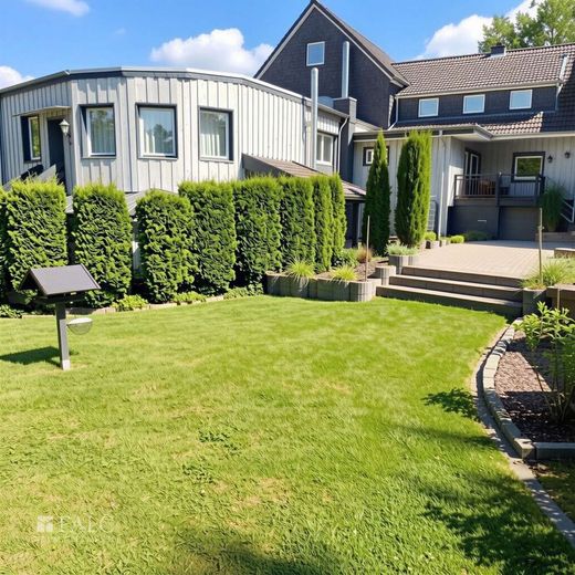 Attraktives Mehrfamilienhaus mit 8 Einheiten auf großzügigem Grundstück – Garten Terrasse