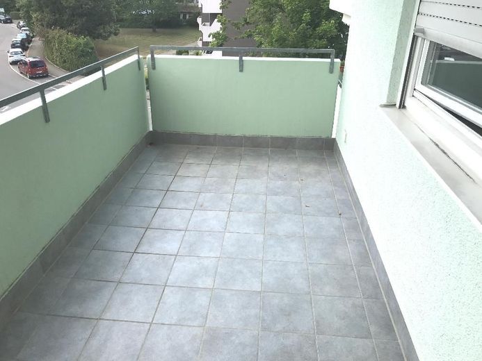 Schöne, helle 2 Zi.-Whg. mit Balkon und Garage in Ditzingen-Heimerdingen zu verkaufen – Balkon