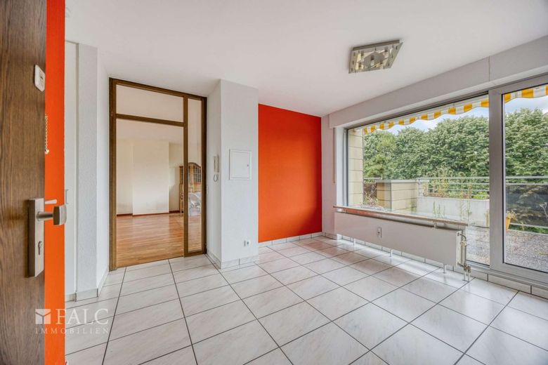 Penthouse a Köln-Weiden - ascensore, garage sotterraneo e fantastica terrazza sul tetto – Flur