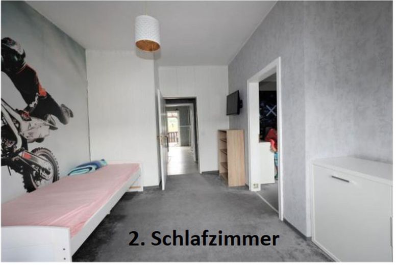 Zimmer mit Balkon