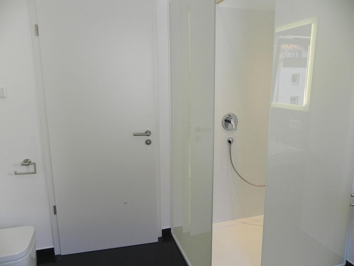 DHH A+ Wärmepumpe Best Lage – Dusche OG
