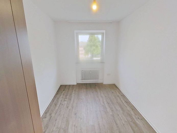 Ideale per famiglie e coppie: confortevole appartamento di 3 locali con loggia e molto spazio contenitivo – Ansicht II: Schlafzimmer II