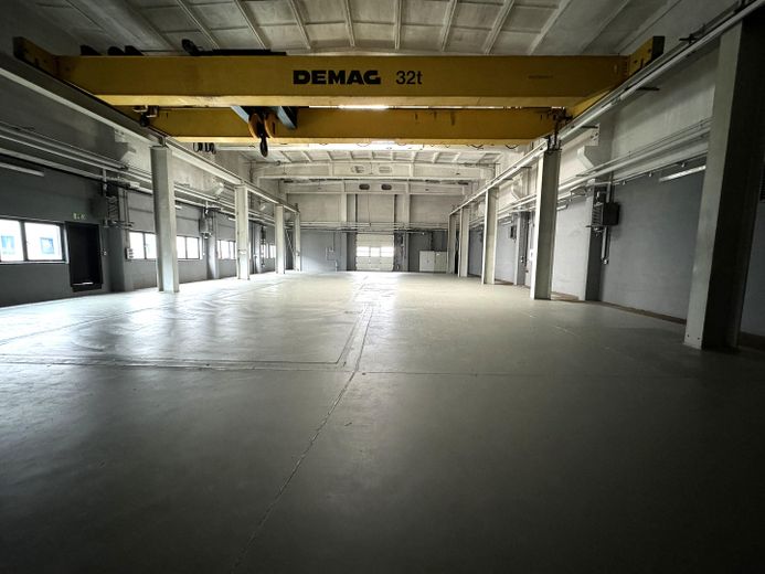 Spazi di magazzino, officina e produzione in affitto – Halle