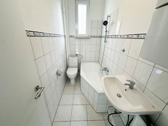 3,5 pokoju, pierwszy najem po remoncie – nowa podłoga/kuchnia/łazienka/okna – centralna lokalizacja w Heilbronn – Zdjęcie 4