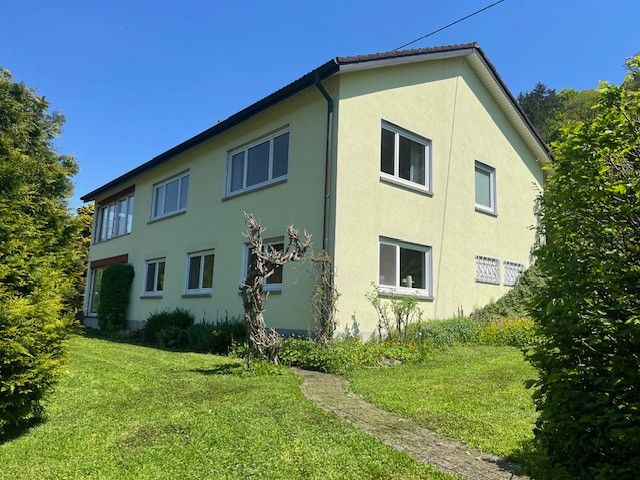Hochwertiges freistehendes Einfamilienhaus mit großem Grundstück in Top-Lage – Blick aus dem Garten