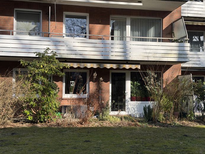 Grünes Bahrenfeld: appartamento libero di 3 locali con terrazza, aiuola e garage sotterraneo – Terrasse