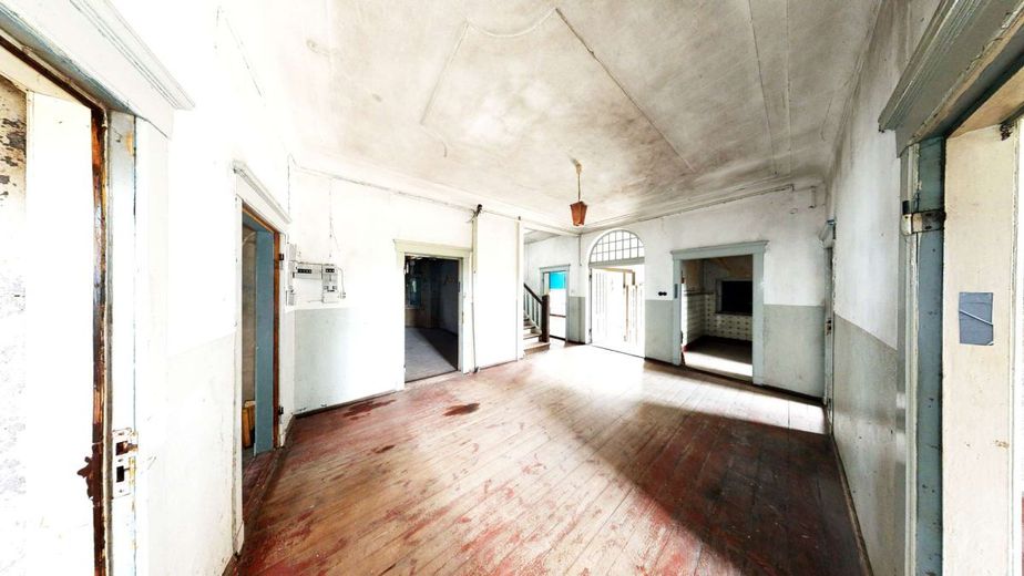 Sanierungsbedürftige Juwel - Denkmalschutz Villa bei Magdeburg über 348m² Wohntraum PROVISIONSFREI – Flur