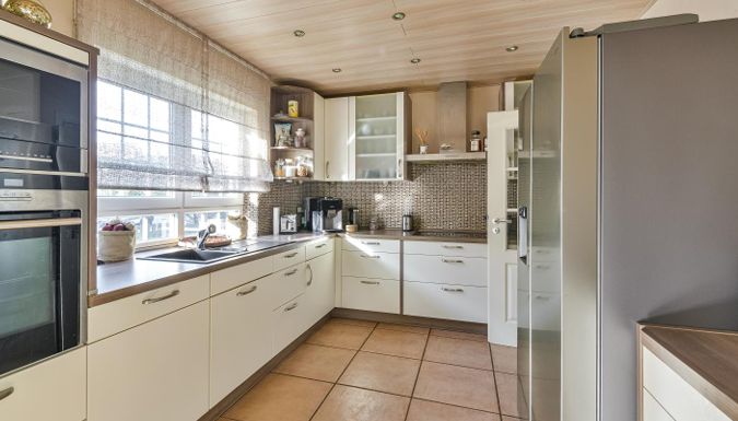 Charmantes Einfamilienhaus in idyllischer Lage von Waldbröl - Rossenbach – Küchenansicht offene Küche