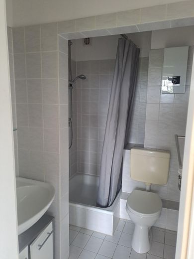 Menden 1 vano app. con cucina e bagno, per pendolari del fine settimana, -rientranti a casa – Bad