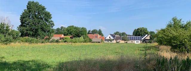 4‑Seiten‑Hof 8200 m², Teilfinanzierung mögl. Berlin-nah, für Pferde, Mehrgeneration, Gewerbe; Café – Blick auf eigene Wiese und Hof