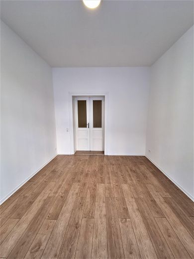 Modernes Wohnen im energetischen Denkmal – 3-Raum-Wohnung im Hochparterre (inkl. Einbauküche) – Zi 1.17 Eingang