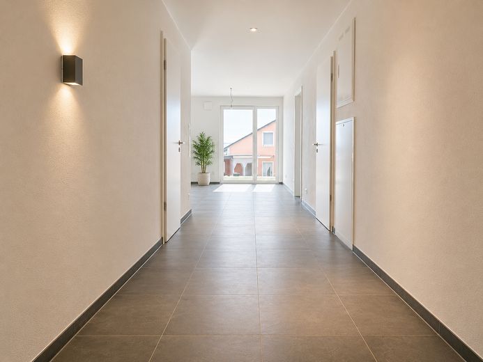 Ideal für Paare 50+ - 2-Zi Wohnung m. Garten - KFW 40 NH – Flur