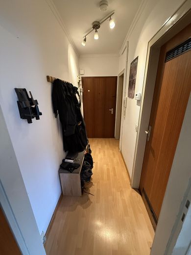Wynajęte mieszkanie 2-pokojowe w bardzo dobrej lokalizacji – Flur