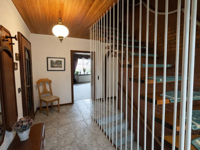 Einfamilienhaus mit ca. 325 m² Wohn- und Nutzfläche in ruhiger Wohnlage von Trittau – EG Eingang