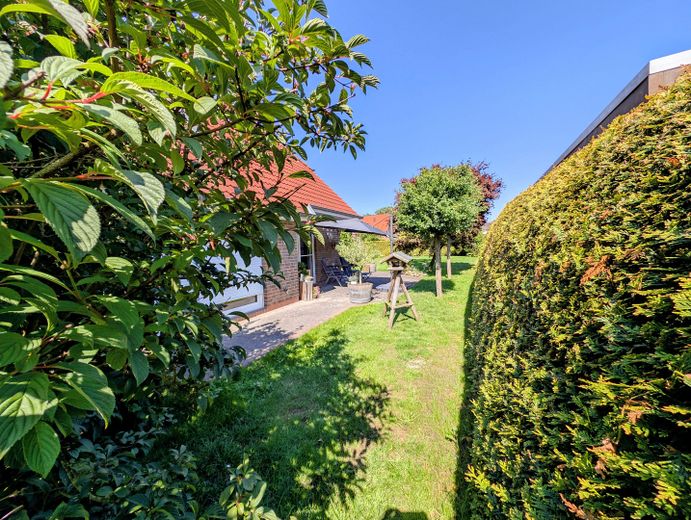 Provisionsfrei: Großzügiges Einfamilienhaus mit Südterrasse und Garten in Jaderberg – Garten