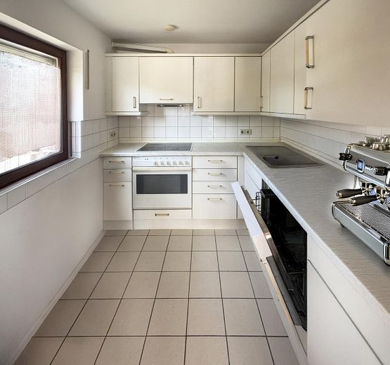 Pfiffige 2 ZW, Garage, Balkon, KA oder Eigenutz, sofort frei !!! – Küche