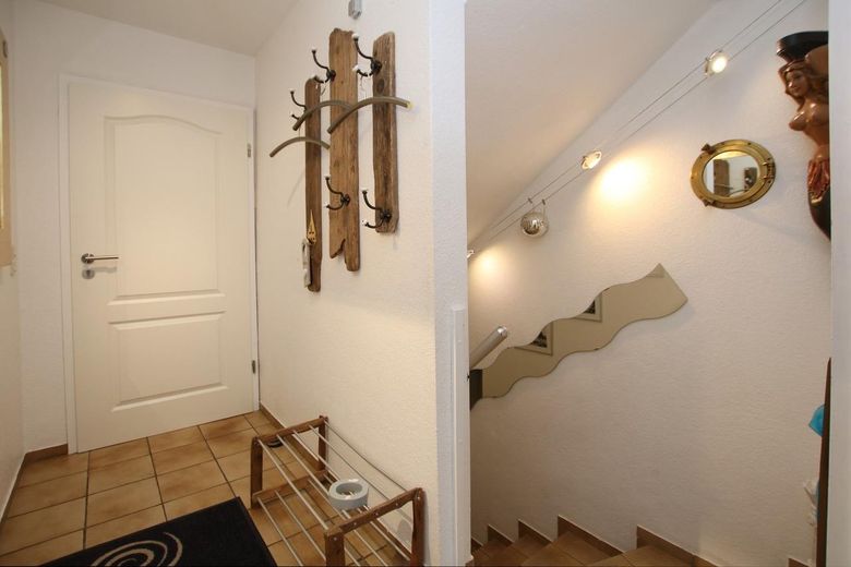 Terraced apartment in a central location – Eingangsbereich