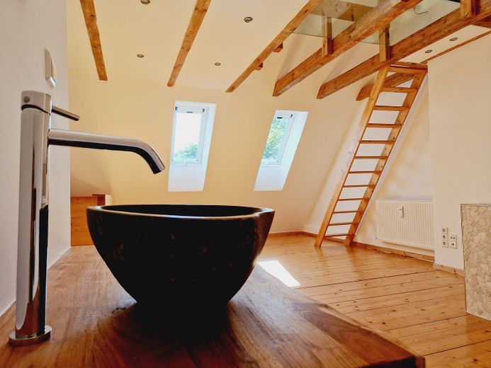 Fundstück: Schönes, sehr individuelles Reihenmittelhaus für Pärchen – DG 1