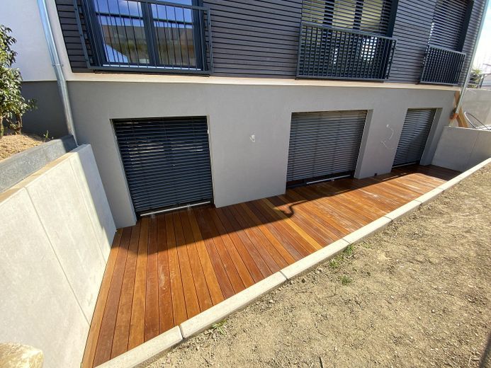 Jasne mieszkanie typu loft z tarasem szuka nowego najemcy – Terrasse_1 aus der Bauzeit