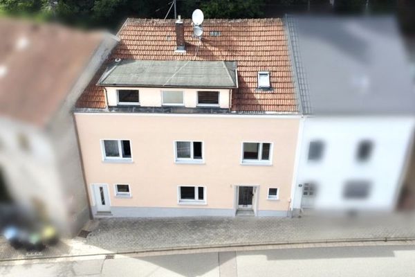 Zweifamilienhaus in zentraler Lage von Beckingen