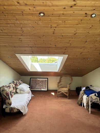 Gepflegtes Reihenmittelhaus mit Dachstudio, Südgarten und flexibler Raumaufteilung – Dachstudio