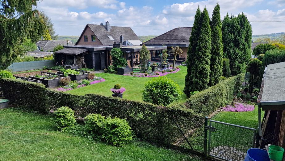 Reserviert! Exklusiver Bungalow in Königswinter: Homeoffice, traumhafte Aussicht, Sonnenuntergänge – Garten