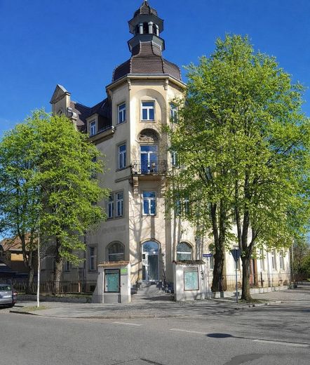 139 м² у старовинному будинку-пам’ятці в Дрездені — облаштуйте самостійно та скористайтеся перевагами статусу пам’ятки – Das kleine Schloß am Park