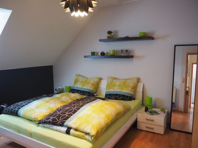 Eigennutzer aufgepasst: Helle, neuwertige Eigentumswohnung in Differten zu verkaufen! – Schlafzimmer