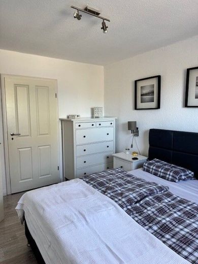 Doppelhaushälfte mit Einliegerwohnung zum Kauf – Schlafzimmer