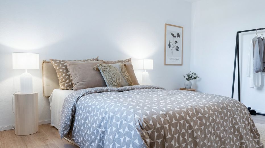 Mudarse en lugar de renovar: apartamento de 2 habitaciones recién modernizado con vistas panorámicas – Schlafzimmer